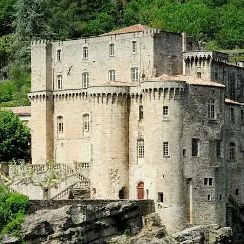 Le château de Largentière